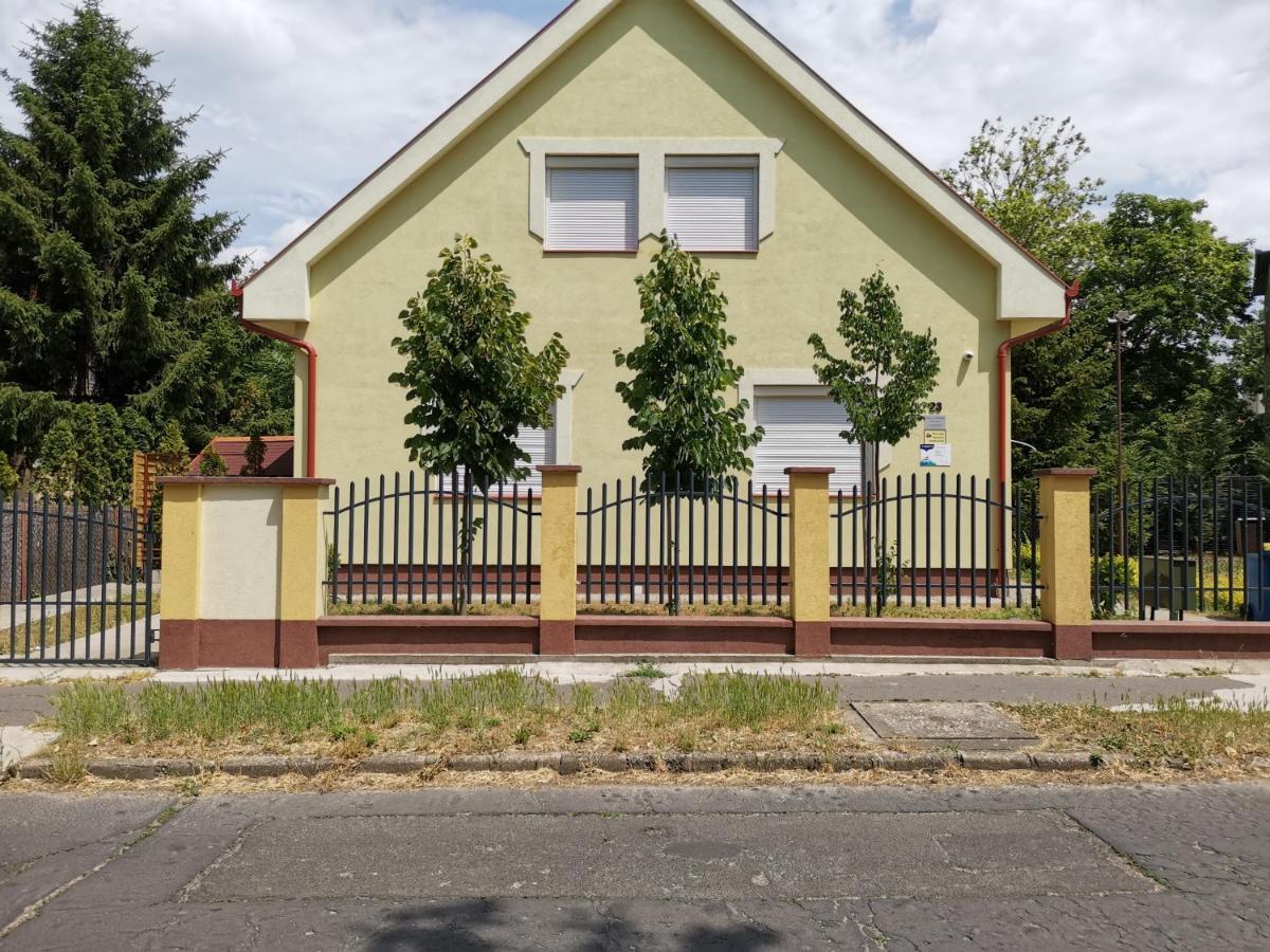 Poroszlay Apartman Debrecen Dış mekan fotoğraf