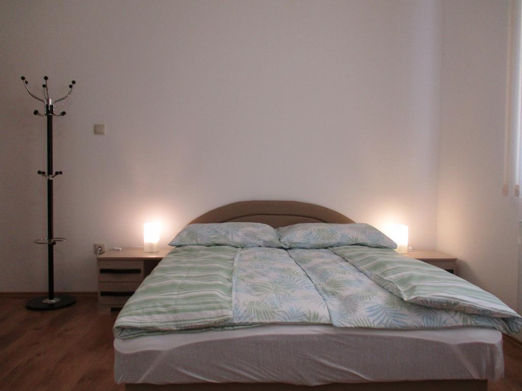 Poroszlay Apartman Debrecen Dış mekan fotoğraf