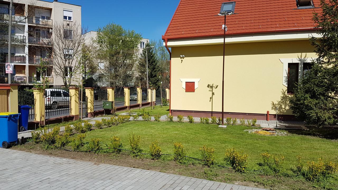 Poroszlay Apartman Debrecen Dış mekan fotoğraf